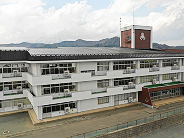 滝沢市立鵜飼小学校画像